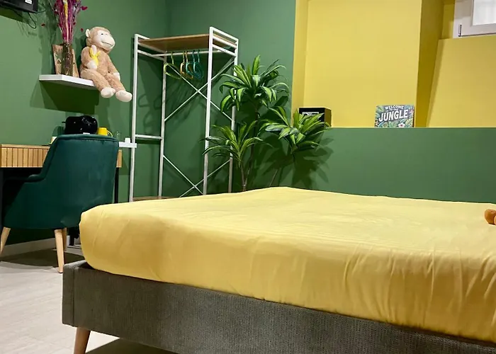 One Of One - Colosseum Konukevi Roma